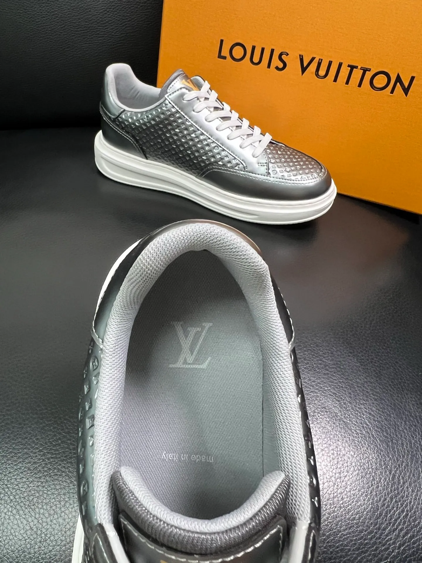 Men's shoes 💰740 Lv high quality top crafts Louis Vuitton sports shoes counter synchronized with original factory configuration, uppers imported from Italy, high-quality splicing colorful complex crafts, imported mesh pads soft and comfortable, soles: original soles specially provided by the original factory, T men's shoes 💰U exclusive movable molded soles super comfortable, original factory and single goods, welcome to compare, code number 38-44 (customized 45) 85867